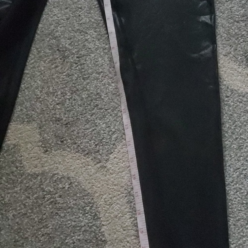 Calvin Klein - High Rise Metallic Performance Leggings - Picture 5 of 6